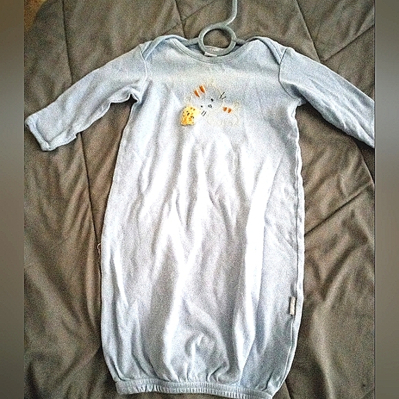 2 Carter's & 1 Gerber size 0-3 Sleeping Gowns - Picture 6 of 10
